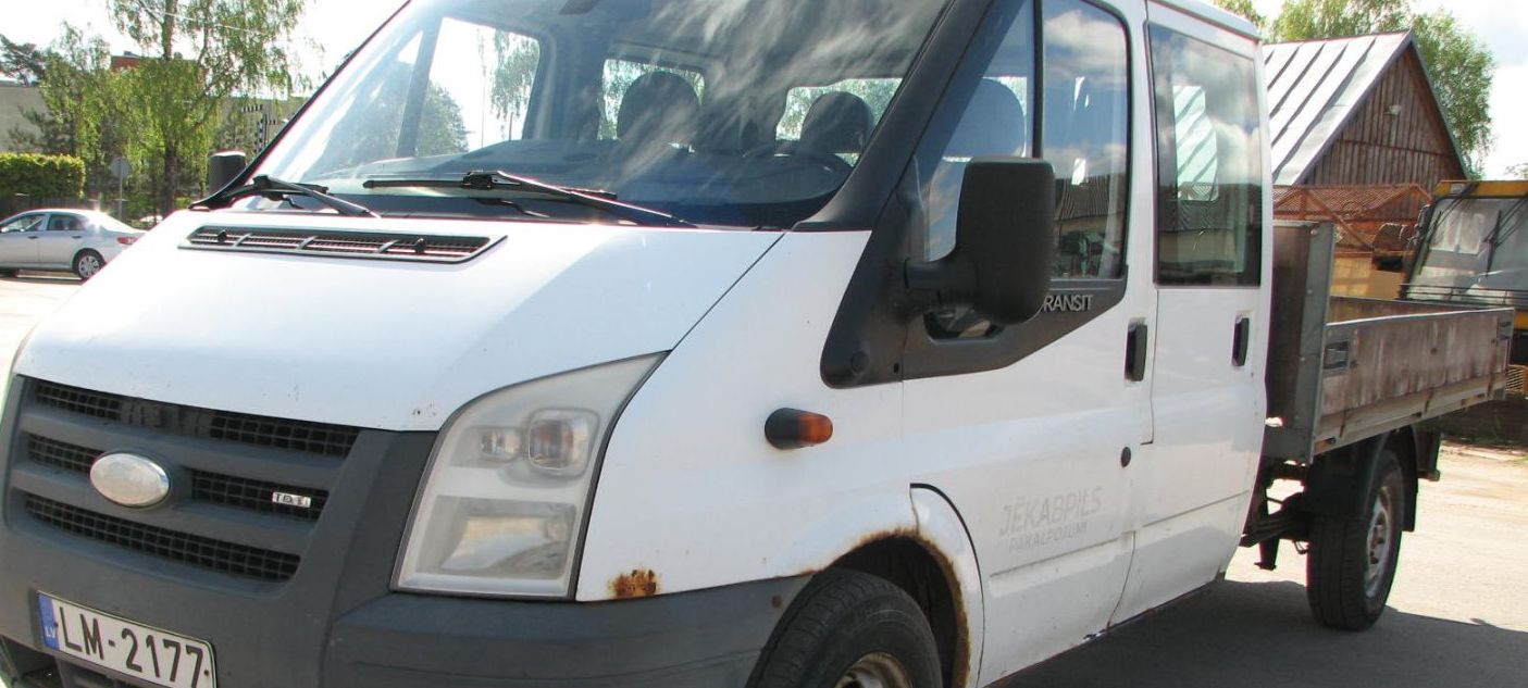 Automašīnas FORD TRANSIT (kravas kaste, dubultā kabīne 2177) IZSOLE